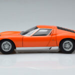 Lamborghini Miura SV Oranž AUTOart 1:18 - image 5 of 8