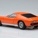 Lamborghini Miura SV Oranž AUTOart 1:18 - image 7 of 8