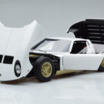 Lamborghini Miura SV Valge AUTOart 1:18 - image 2 of 8