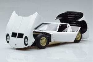 Lamborghini Miura SV Valge AUTOart 1:18 74544 Metall - pilt 2/8