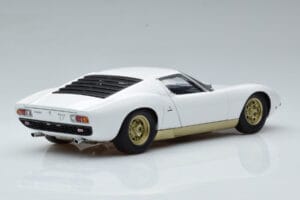 Lamborghini Miura SV Valge AUTOart 1:18 74544 Metall - pilt 3/8