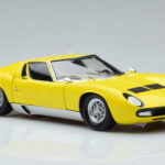 Lamborghini Miura SV Kollane Kyosho 1:18 - image 6 of 11