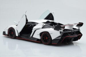Lamborghini Veneno Valge AUTOart 1:18 74507 Metall - pilt 3/8