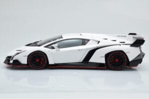Lamborghini Veneno Valge AUTOart 1:18 74507 Metall - pilt 5/8