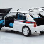 Lancia Delta HF Integrale 6 Valge Kyosho 1:18 - image 3 of 8
