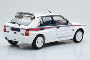 Lancia Delta HF Integrale 6 Valge Kyosho 1:18 08344E Metall - pilt 4/8