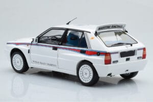 Lancia Delta HF Integrale 6 Valge Kyosho 1:18 08344E Metall - pilt 7/8