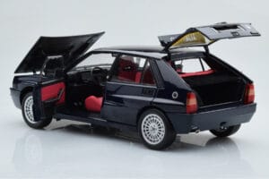 Lancia Delta HF Integrale Club Italia Sinine Kyosho 1:18 08343SC Metall - pilt 3/8
