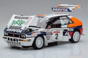 Lancia Delta HF Integrale Evoluzione #2 C. Sainz / L. Moya Tour de Corse 1993 Kyosho 1:18 08348J Metall - pilt 2/9