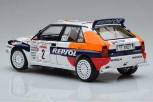 Lancia Delta HF Integrale Evoluzione #2 C. Sainz / L. Moya Tour de Corse 1993 Kyosho 1:18 08348J Metall - pilt 6/9