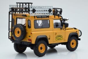 Land Rover Defender 90 Camel Trophy Borneo 1985 Almost Real 1:18 810213 Metall - pilt 3/8