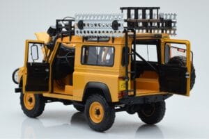 Land Rover Defender 90 Camel Trophy Borneo 1985 Almost Real 1:18 810213 Metall - pilt 5/8
