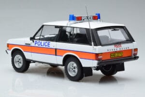 Land Rover Range Rover Politsei Almost Real 1:18 810115 Metall - pilt 6/9
