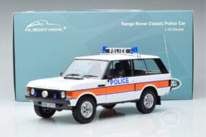 Land Rover Range Rover Politsei Almost Real 1:18 810115 Metall - pilt 9/9