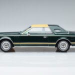 Lincoln Continental Mark V Tumerohelineе MCG 1:18 MCG18404 Metall - image 3 of 6