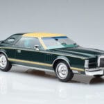 Lincoln Continental Mark V Tumerohelineе MCG 1:18 MCG18404 Metall - image 4 of 6