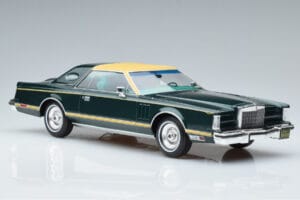 Lincoln Continental Mark V Tumeroheline MCG 1:18 MCG18404 Metall - pilt 4/6