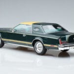 Lincoln Continental Mark V Tumerohelineе MCG 1:18 MCG18404 Metall - image 5 of 6