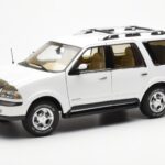 Lincoln Navigator Valge AUTOart 1:18