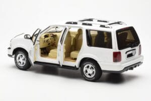 Lincoln Navigator Valge AUTOart 1:18 72761 Metall - pilt 5/8