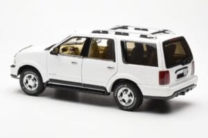 Lincoln Navigator Valge AUTOart 1:18 72761 Metall - pilt 7/8