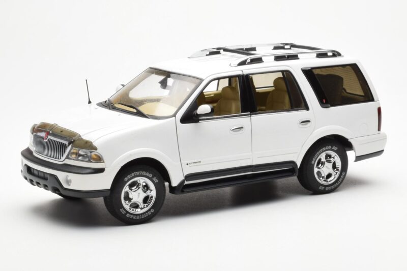 Lincoln Navigator Valge AUTOart 1:18