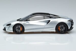 McLaren Artura Hõbedane GT Spirit 1:18 GT873 Vaik - pilt 3/6