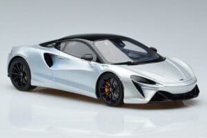 McLaren Artura Hõbedane GT Spirit 1:18 GT873 Vaik - pilt 4/6
