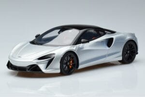 McLaren Artura Hõbedane GT Spirit 1:18 GT873 Vaik