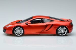 McLaren MP4-12C Stig Top Gear Figuuriga Minichamps 1:18 519101330 Metall - pilt 4/7
