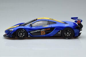 McLaren P1 GTR Sinine Kollaste Triipudega AUTOart 1:18 81542 Komposiit - pilt 4/7