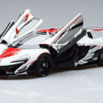 McLaren P1 GTR Läikiv Valge Punaste Triipudega AUTOart 1:18 - image 2 of 7