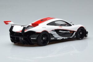 McLaren P1 GTR Läikiv Valge Punaste Triipudega AUTOart 1:18 81541 Komposiit - pilt 3/7