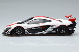 McLaren P1 GTR Läikiv Valge Punaste Triipudega AUTOart 1:18 81541 Komposiit - pilt 4/7