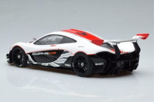 McLaren P1 GTR Läikiv Valge Punaste Triipudega AUTOart 1:18 81541 Komposiit - pilt 6/7