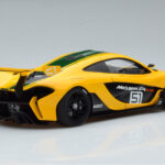 McLaren P1 GTR Kollane Roheliste Triipudega AUTOart 1:18 - image 3 of 7