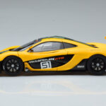 McLaren P1 GTR Kollane Roheliste Triipudega AUTOart 1:18 - image 4 of 7