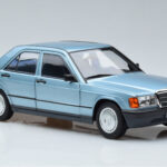 Mercedes 190E W201 Helesinine Norev 1:18 - image 5 of 7