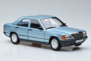 Mercedes 190E W201 Helesinine Norev 1:18 183828 Metall - pilt 5/7