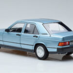 Mercedes 190E W201 Helesinine Norev 1:18 - image 6 of 7