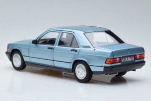 Mercedes 190E W201 Helesinine Norev 1:18 183828 Metall - pilt 6/7
