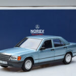 Mercedes 190E W201 Helesinine Norev 1:18 - image 7 of 7