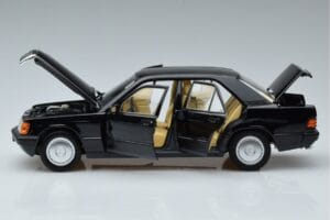 Mercedes 190 E W201 Piiratud Väljaanne Norev 1:18 183823 Metall - pilt 4/10