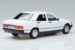 Mercedes 190 E W201 Valge Norev 1:18 183820 Metall - pilt 3/7