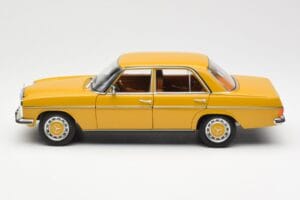 Mercedes 200/8 W115 Sahara Kollane Norev 1:18 183771 Metall - pilt 4/8