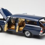Mercedes 200 Universal W115 Sinine Norev 1:18 - image 5 of 8