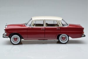Mercedes 200 W110 Punane Norev 1:18 183706 Metall - pilt 5/7