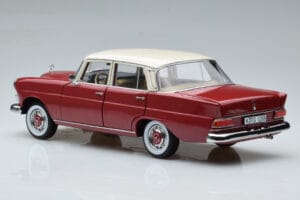 Mercedes 200 W110 Punane Norev 1:18 183706 Metall - pilt 7/7