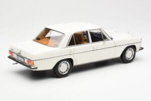 Mercedes 200 W115 Valge Norev 1:18 183770 Metall - pilt 3/8