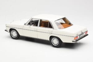 Mercedes 200 W115 Valge Norev 1:18 183770 Metall - pilt 7/8